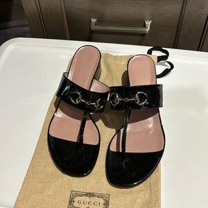 Gucci Spring 2015 Collection. Black patent block heel Sandals.